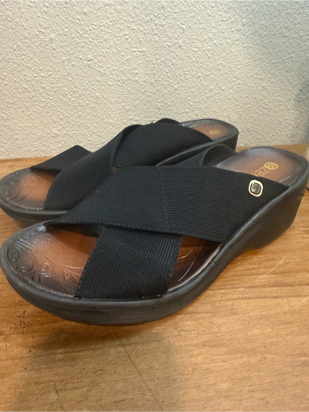 BZees Desire Black Comfort Wedge Slide Sandals Size 7M